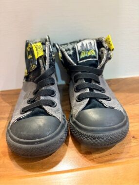 Converse All Star Batman Baby / Kids' High-Top Sneakers in Gray and Black